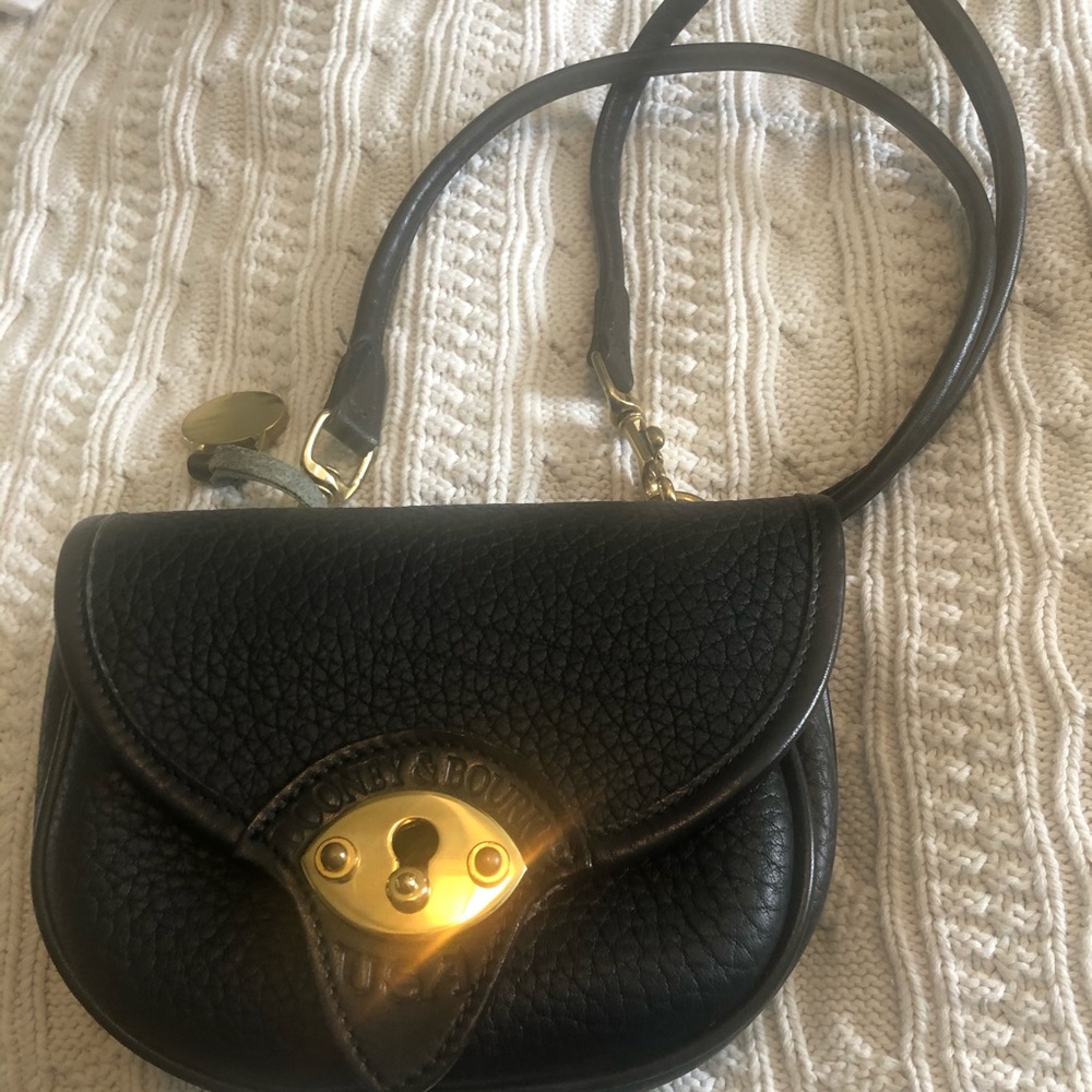 Vintage Dooney and Bourke crossbody bag